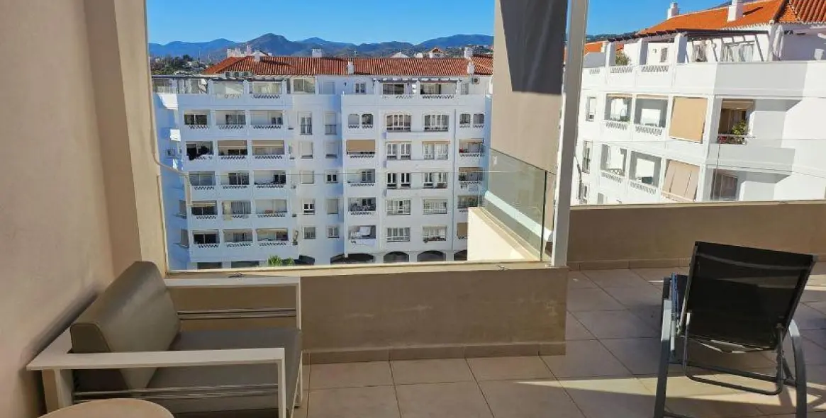 Long-term rent of penthouse in La Campana 20