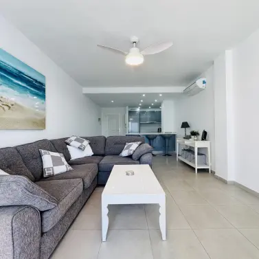 Sale of middle floor apartment in La Duquesa