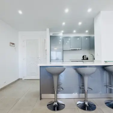 Sale of middle floor apartment in La Duquesa