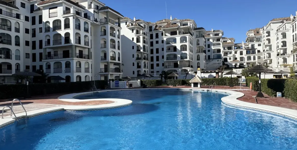 Продажа апартаментов на среднем этаже в La Duquesa 22