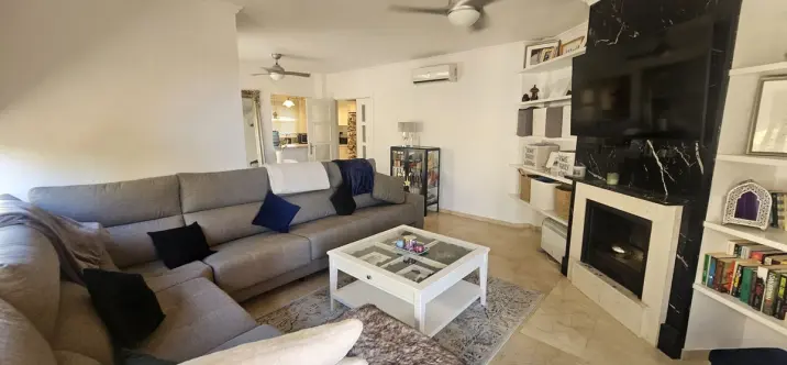 Продажа дома на две семьи в Riviera del Sol 4