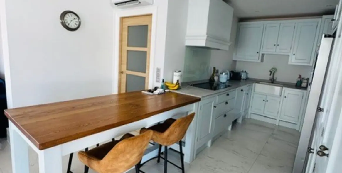 Sale of penthouse in La Cala Hills 9