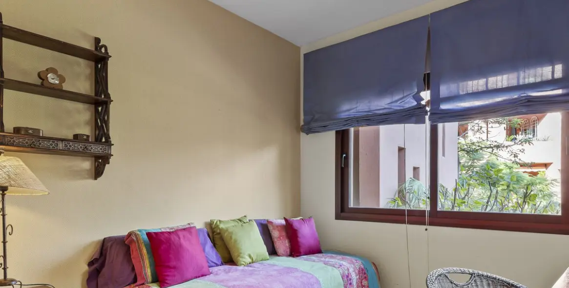 Sale of middle floor apartment in El Rosario 21