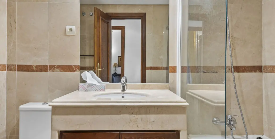 Sale of middle floor apartment in El Rosario 22