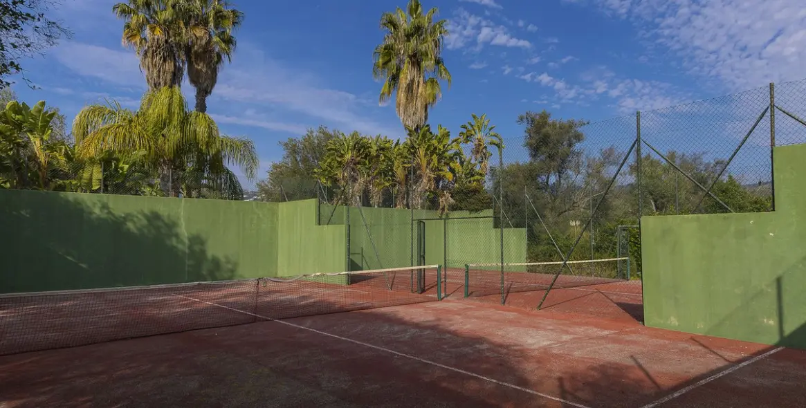 Sale of middle floor apartment in El Rosario 26