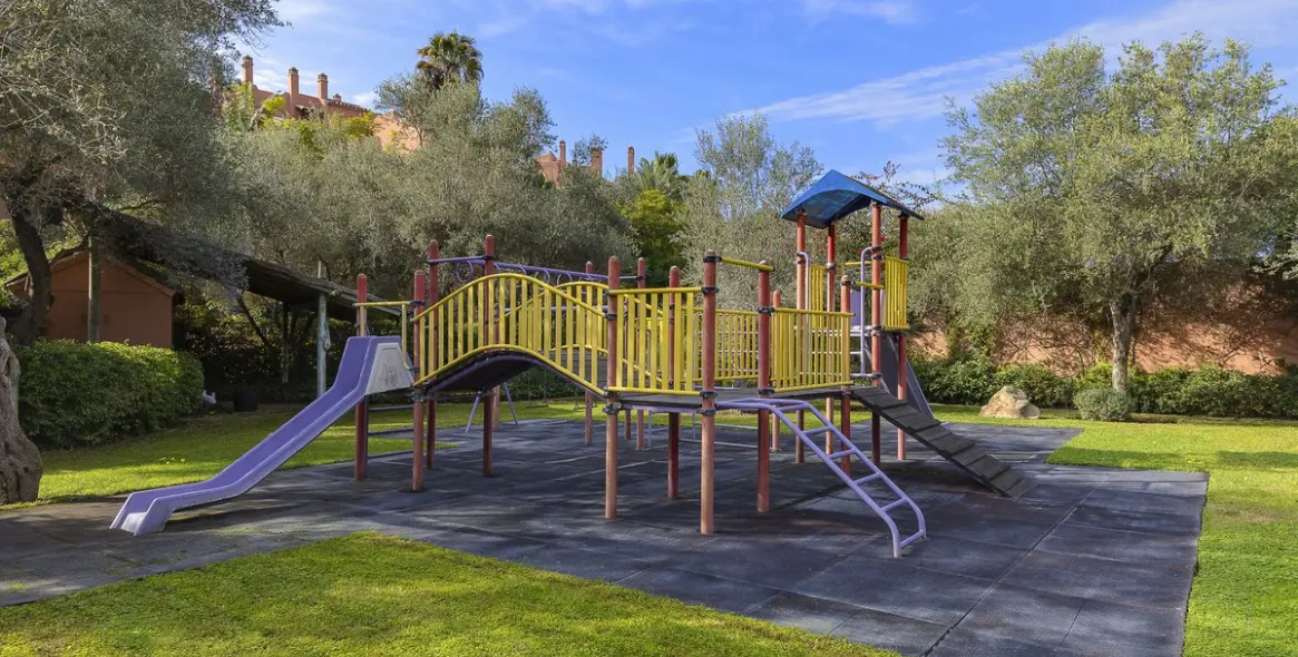 Sale of middle floor apartment in El Rosario 28