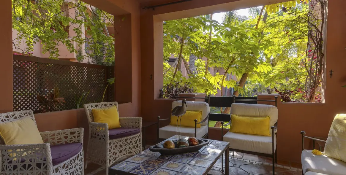 Sale of middle floor apartment in El Rosario 37