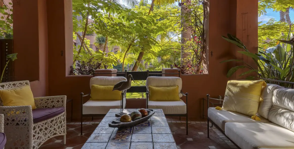 Sale of middle floor apartment in El Rosario 38