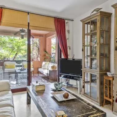 Sale of middle floor apartment in El Rosario