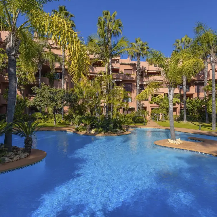 Sale of middle floor apartment in El Rosario