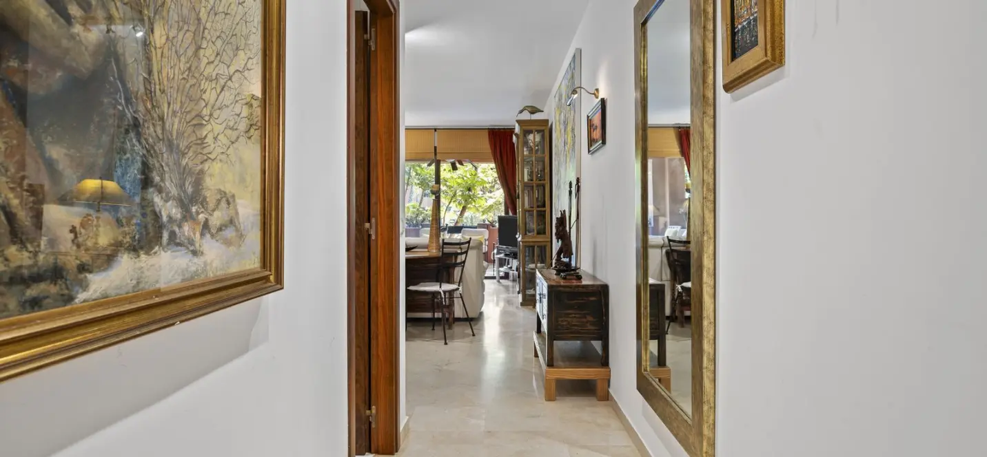 Sale of middle floor apartment in El Rosario 2