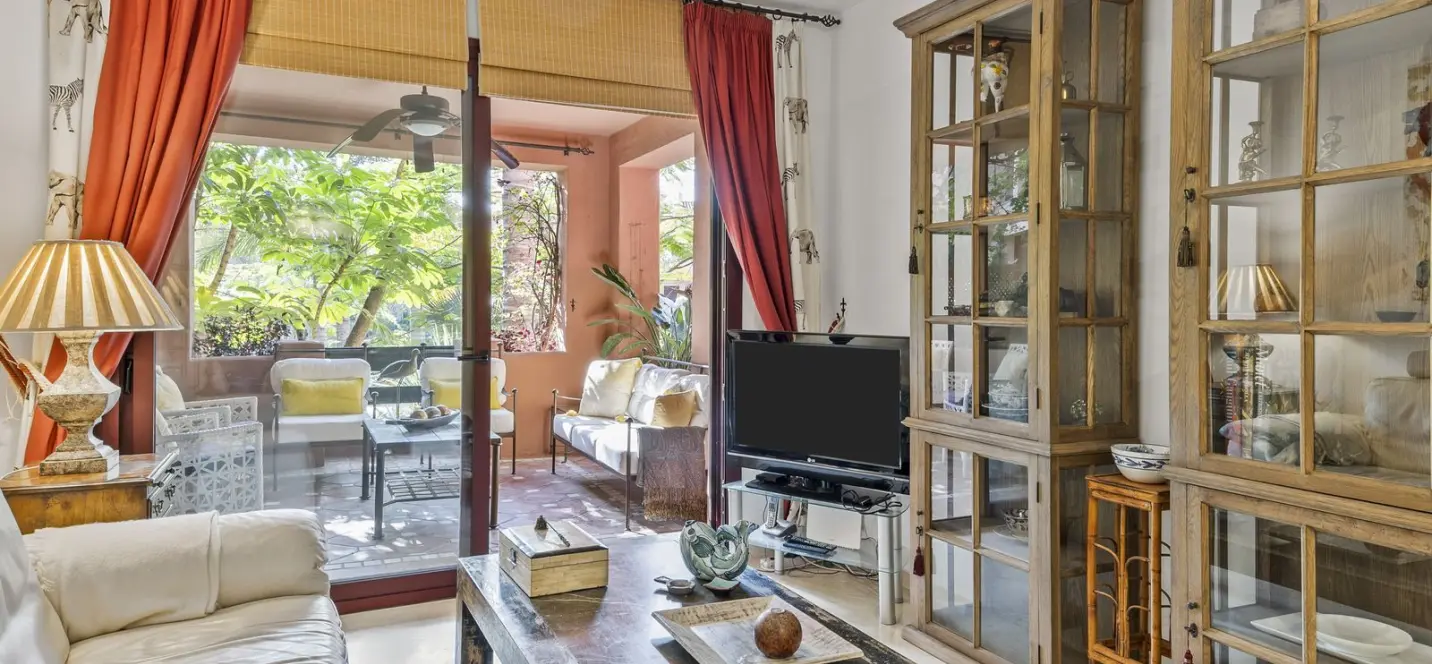 Sale of middle floor apartment in El Rosario 4