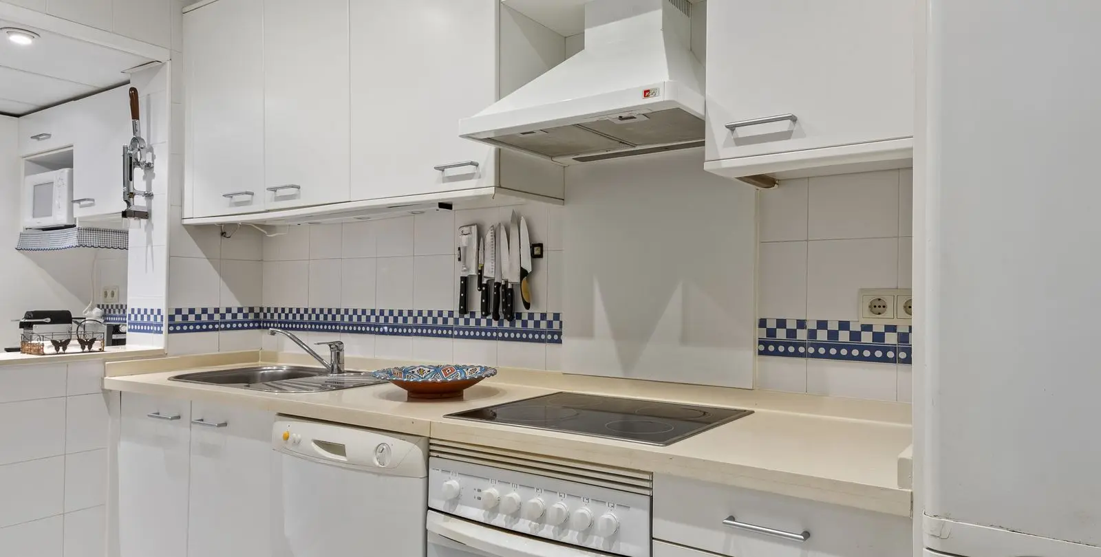 Venta de apartamento en planta media en El Rosario 15