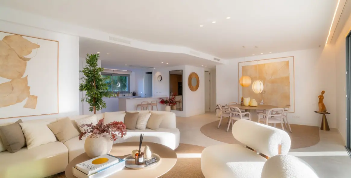 Sale of middle floor apartment in Marbella 1