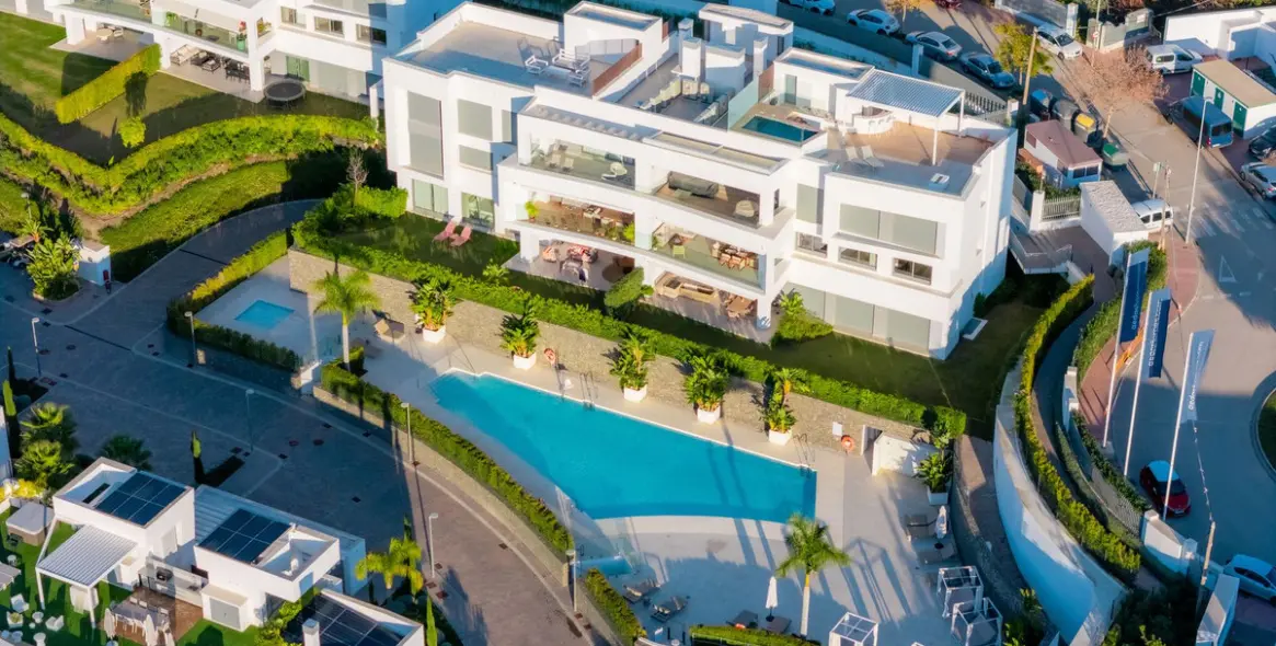 Sale of middle floor apartment in Marbella 3