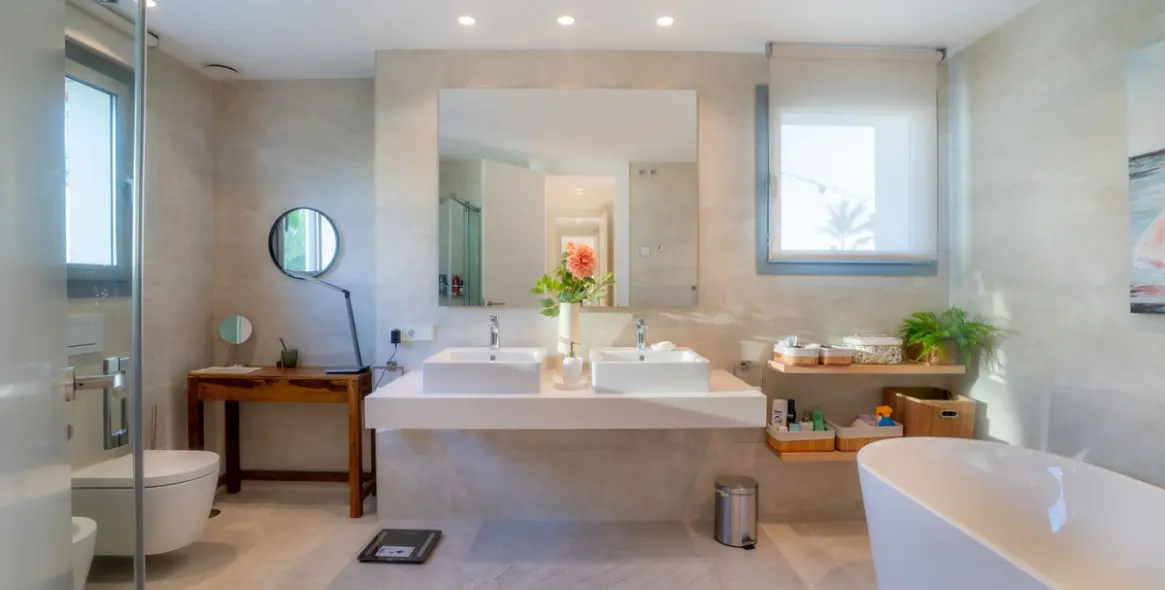 Sale of middle floor apartment in Marbella 17