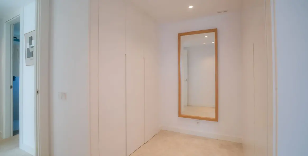 Sale of middle floor apartment in Marbella 19