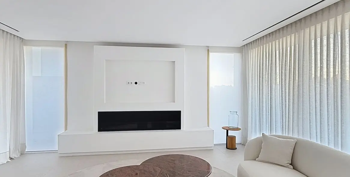 Sale of detached villa in Málaga 5