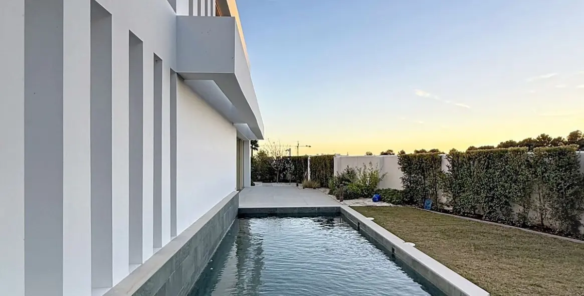 Sale of detached villa in Málaga 13