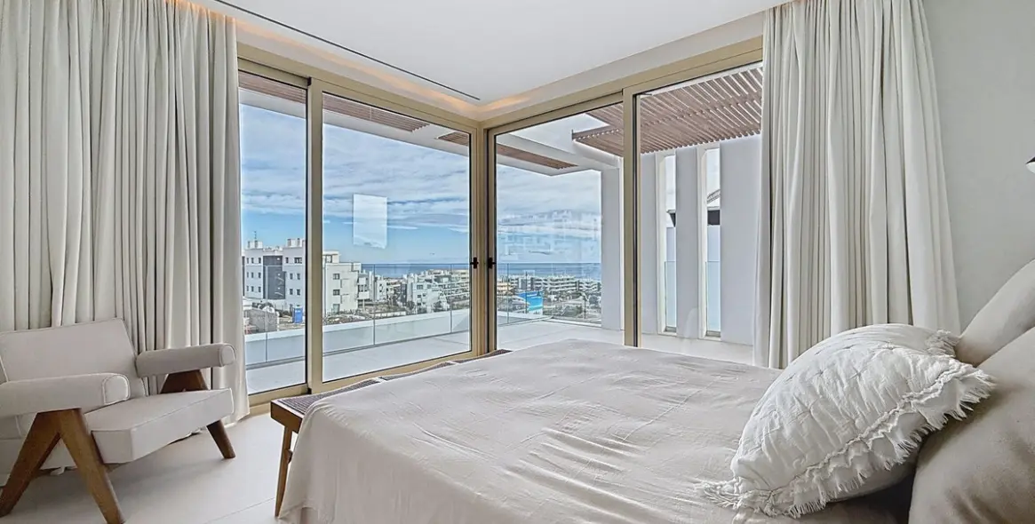 Продажа  отдельно стоящей виллы в Málaga 21