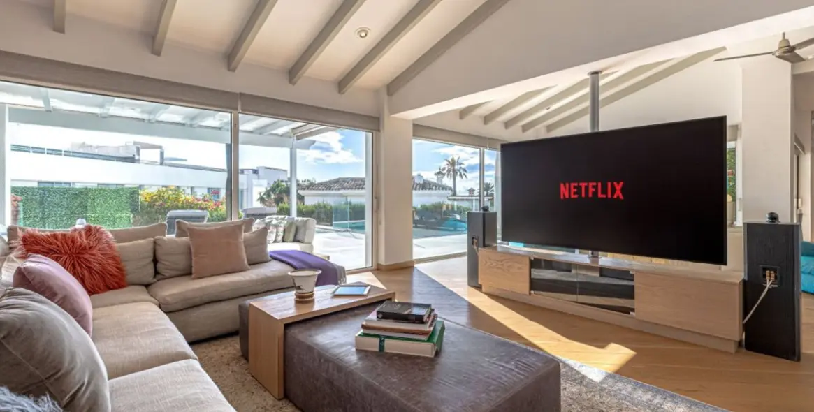 Продажа  отдельно стоящей виллы в Las Chapas 9