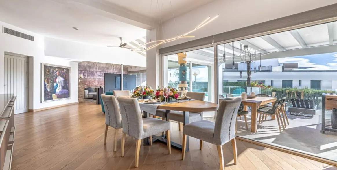 Продажа  отдельно стоящей виллы в Las Chapas 22