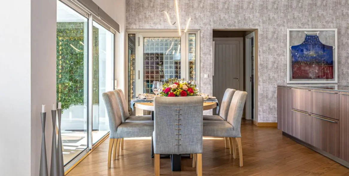 Продажа  отдельно стоящей виллы в Las Chapas 24