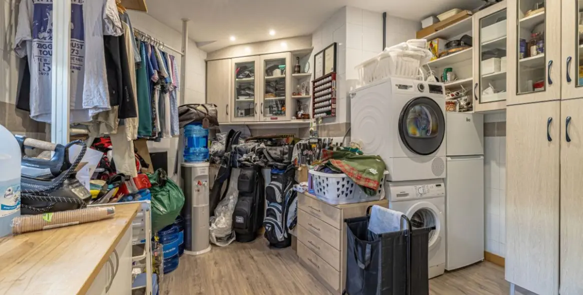 Продажа  отдельно стоящей виллы в Las Chapas 40