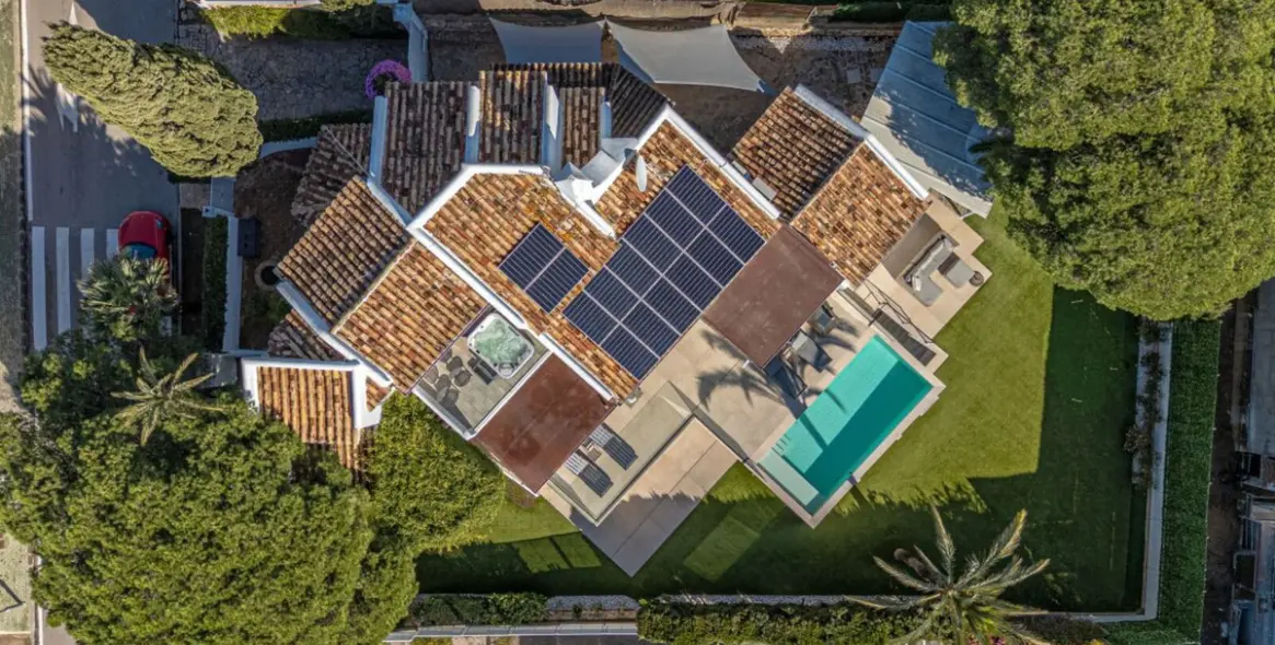 Продажа  отдельно стоящей виллы в Las Chapas 51