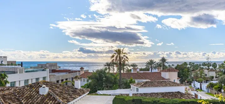Venta de villa independiente en Las Chapas 2