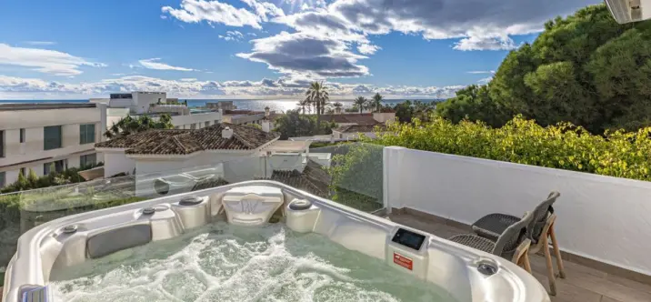 Venta de villa independiente en Las Chapas 3