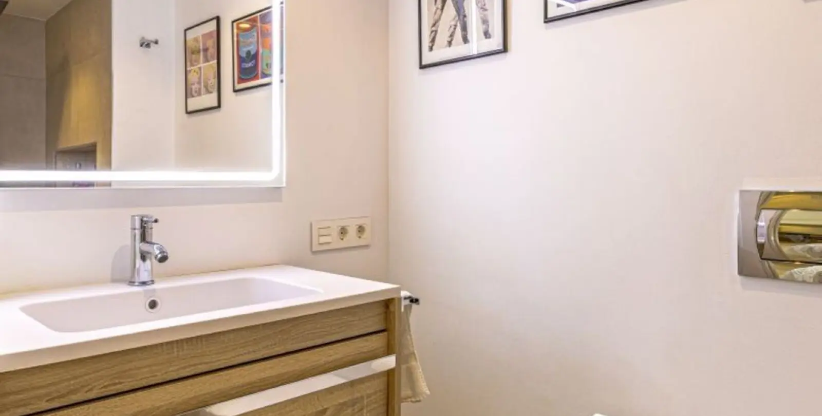 Sale of detached villa in Las Chapas 38