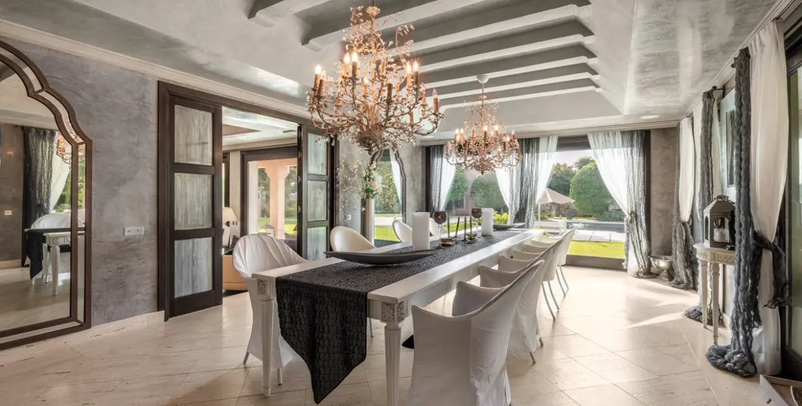 Продажа  отдельно стоящей виллы в Estepona 8