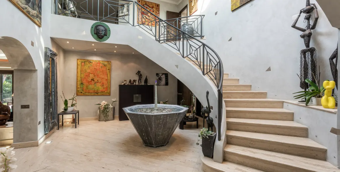 Продажа  отдельно стоящей виллы в Estepona 10