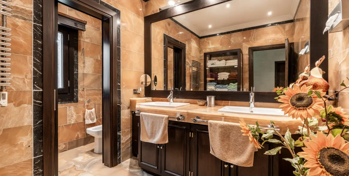 Продажа  отдельно стоящей виллы в Estepona 14