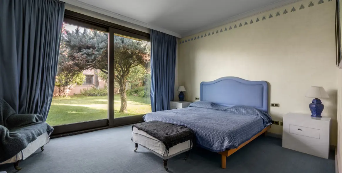 Продажа  отдельно стоящей виллы в Estepona 17