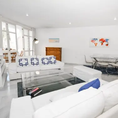 Alquiler a largo plazo de ático en The Golden Mile