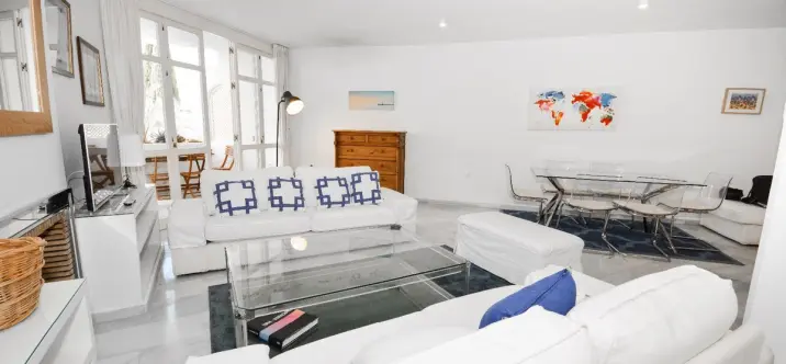 Alquiler a largo plazo de ático en The Golden Mile 1