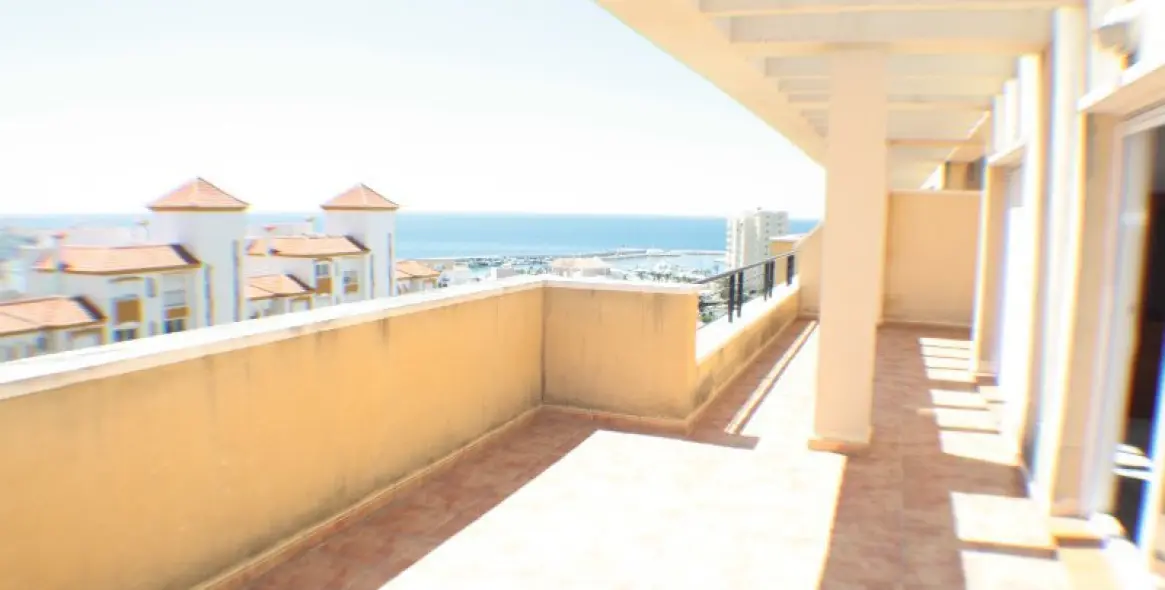 Long-term rent of penthouse in Estepona 1