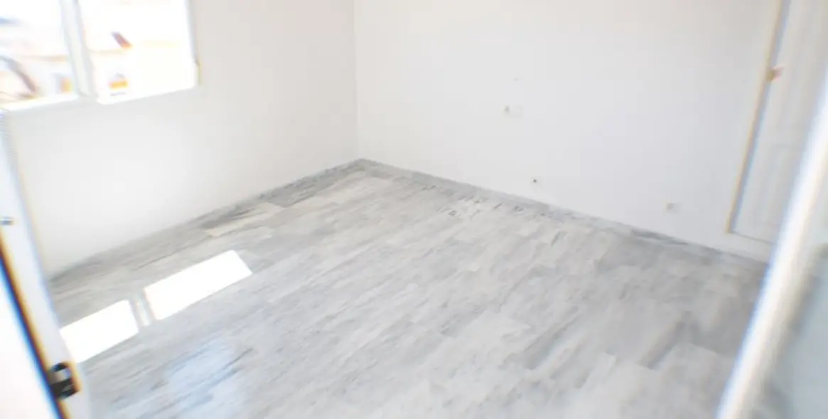 Long-term rent of penthouse in Estepona 3