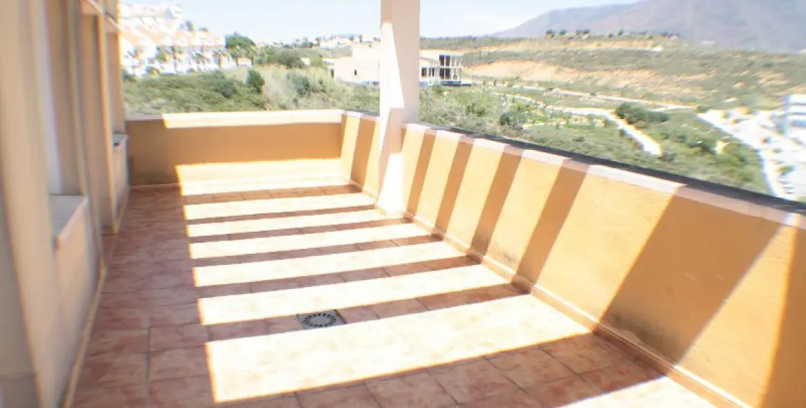 Long-term rent of penthouse in Estepona 5