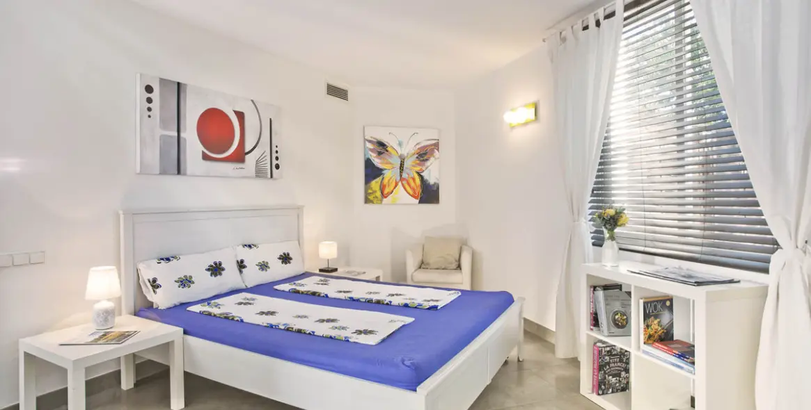 Sale of detached villa in Elviria 9