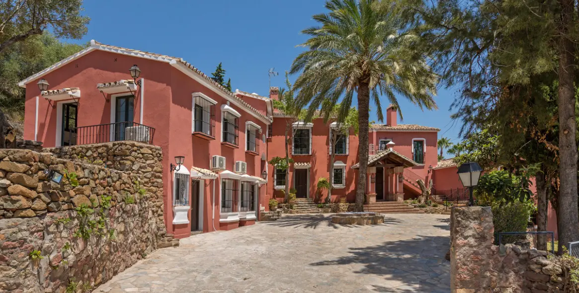 Продажа  отдельно стоящей виллы в Benahavís 3