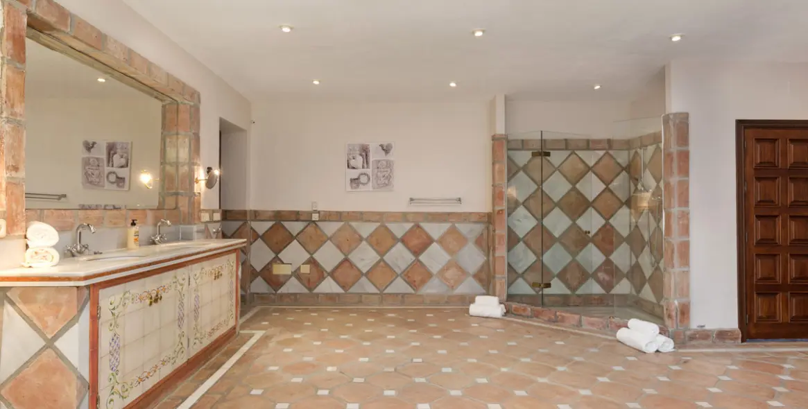 Venta de villa independiente en Benahavís 27