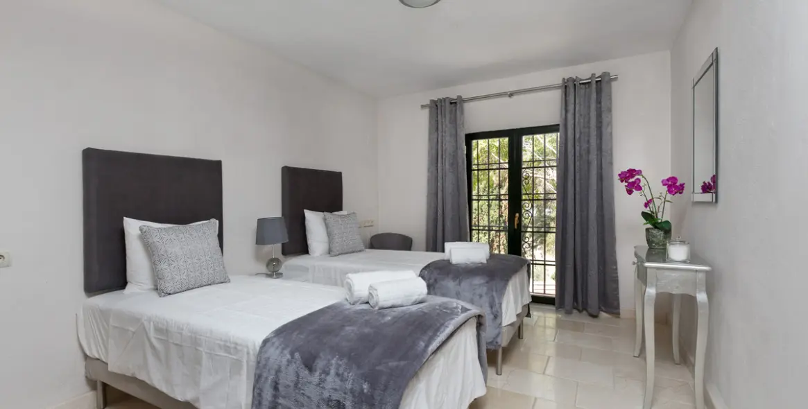 Venta de villa independiente en Benahavís 19