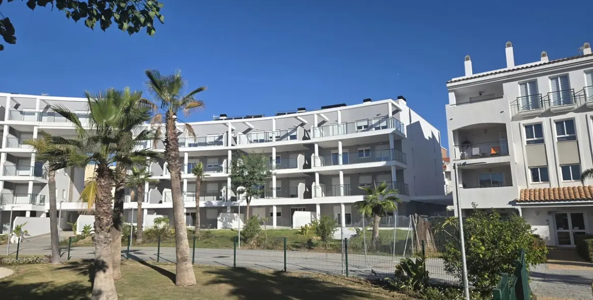 Продажа апартаментов на первом этаже в La Duquesa 1