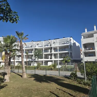 Продажа апартаментов на первом этаже в La Duquesa