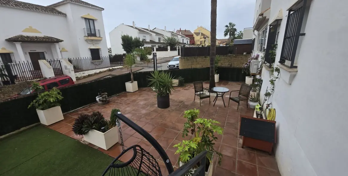 Продажа апартаментов на первом этаже в La Duquesa 5