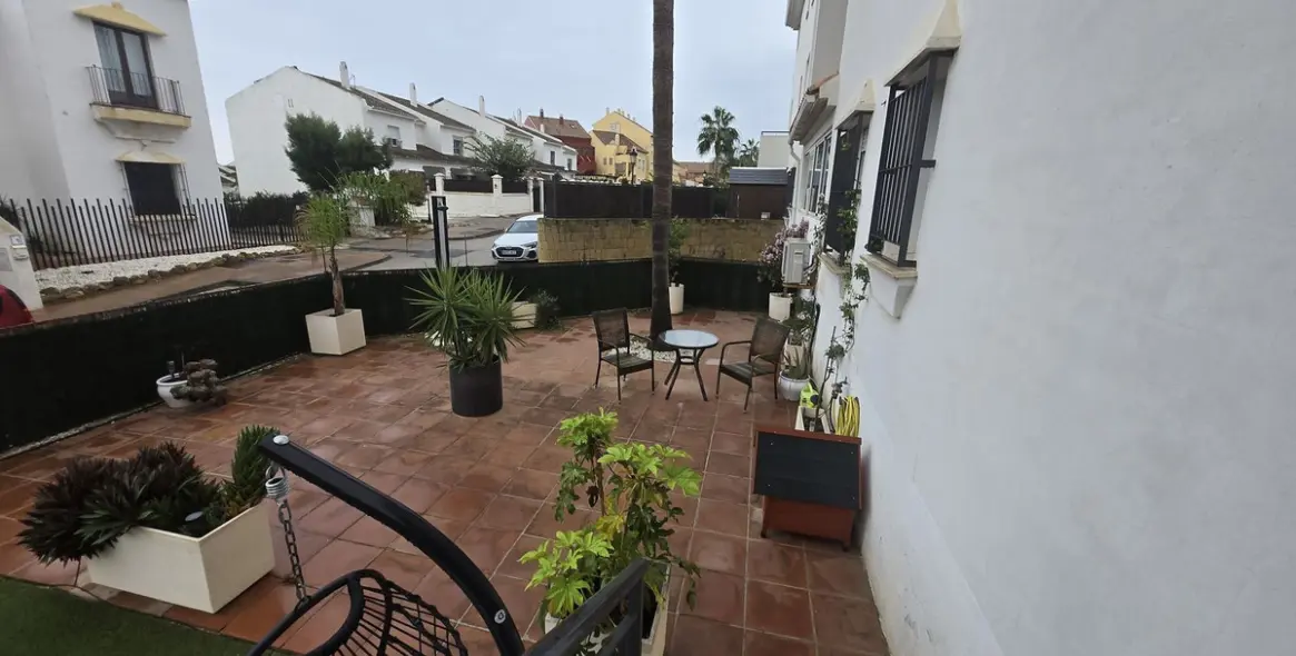 Продажа апартаментов на первом этаже в La Duquesa 6