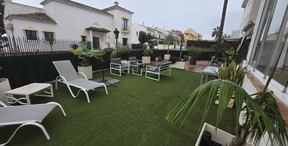 Продажа апартаментов на первом этаже в La Duquesa 11